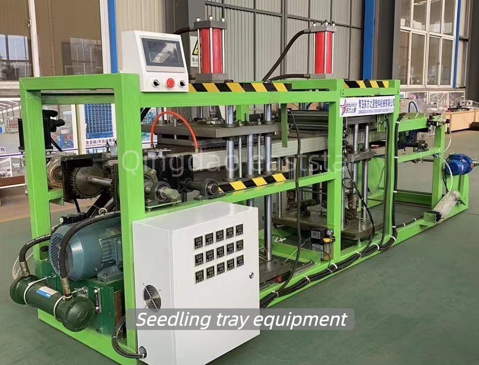 ہندوستانی صارفین جدید زرعی پودے لگانے کے حل پر تبادلہ خیال کرتے ہوئے ، انکر ٹرے اور روٹ کنٹرول کے سازوسامان کا دورہ کرتے ہیں